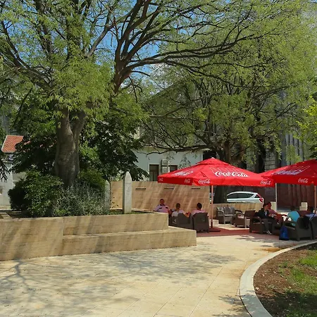 Prestige Πανσιόν