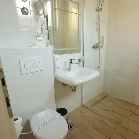 Πανσιόν Prestige Μόσταρ