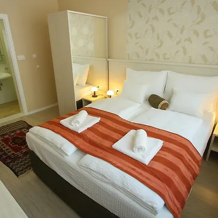 Prestige Πανσιόν