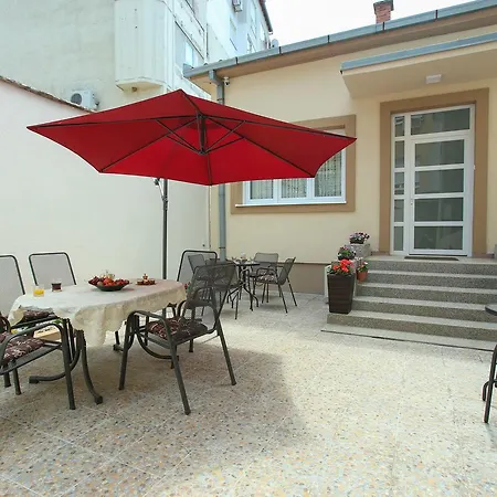 Πανσιόν Prestige Μόσταρ