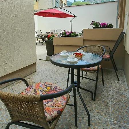 Prestige Μόσταρ